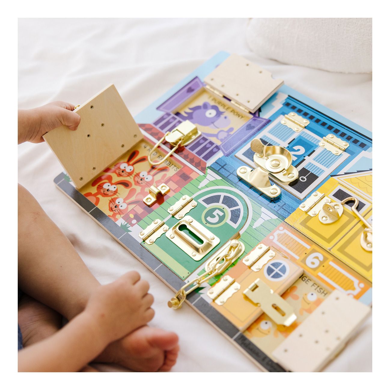Melissa & Doug - Latches Board
